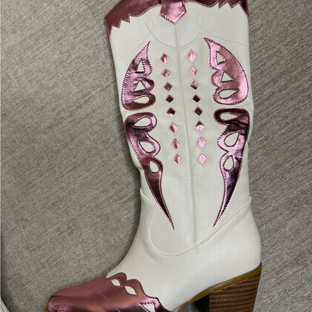 Women’s Pink & White Western Cowboy Boots – Metallic Detail – Size 6 NWOB - Picture 3 of 4